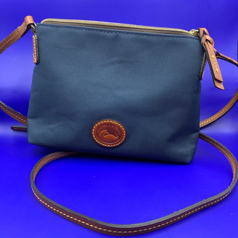 DOONEY BOURKE  nylon pouchette